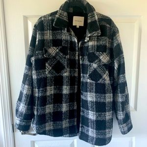 Thread & Supply size medium fully lined black & white shacket